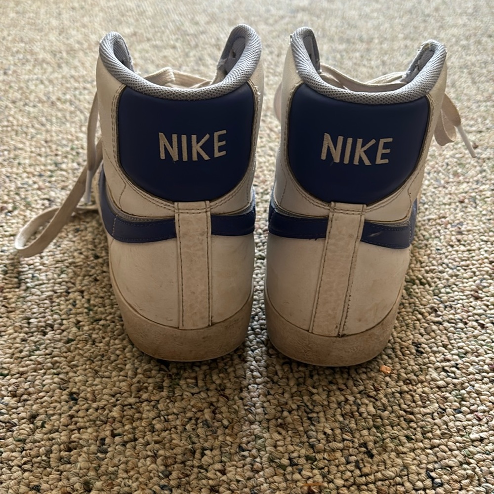 Nike blazers shawdows size 7Y